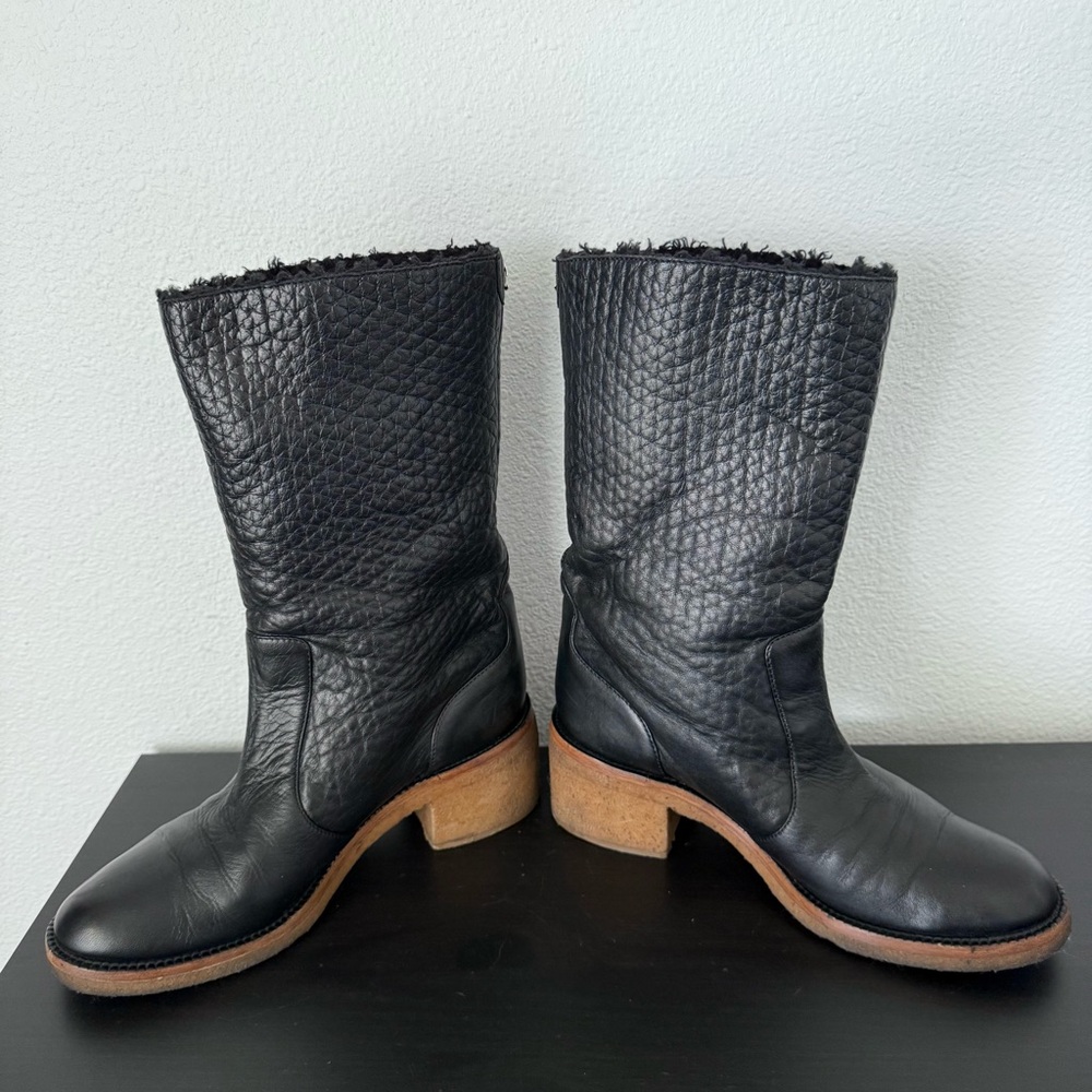 Chanel CC Logo Shearling Black Leather Boots - Picture 6 of 15